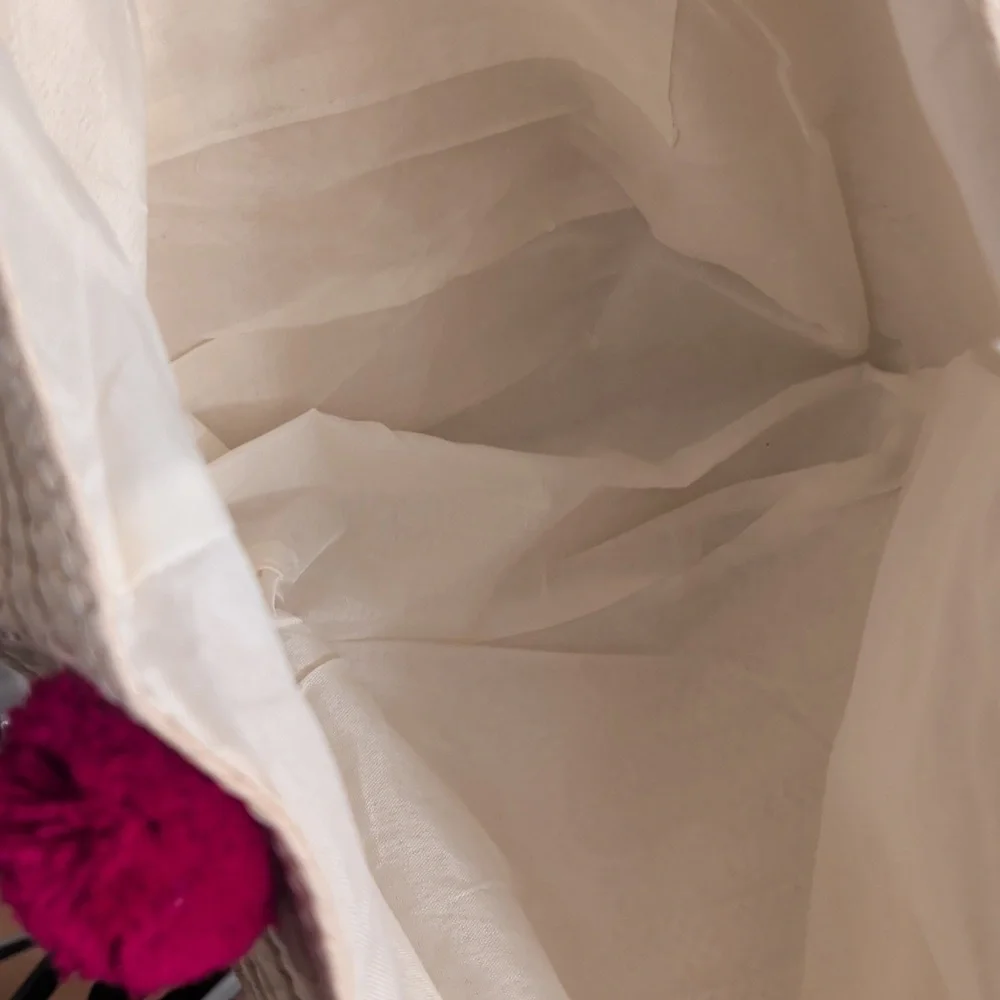 Woven Straw Bag - Picture 3 of 9